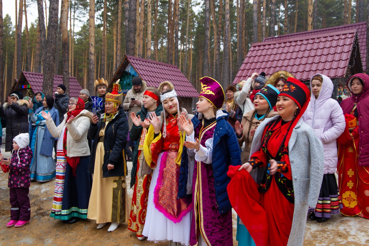 Выходные день народного. Многонациональность Кузбасса. Фестиваль народов Кузбасса. Малые народы Кузбасса. День народного единства на Томской писанице.